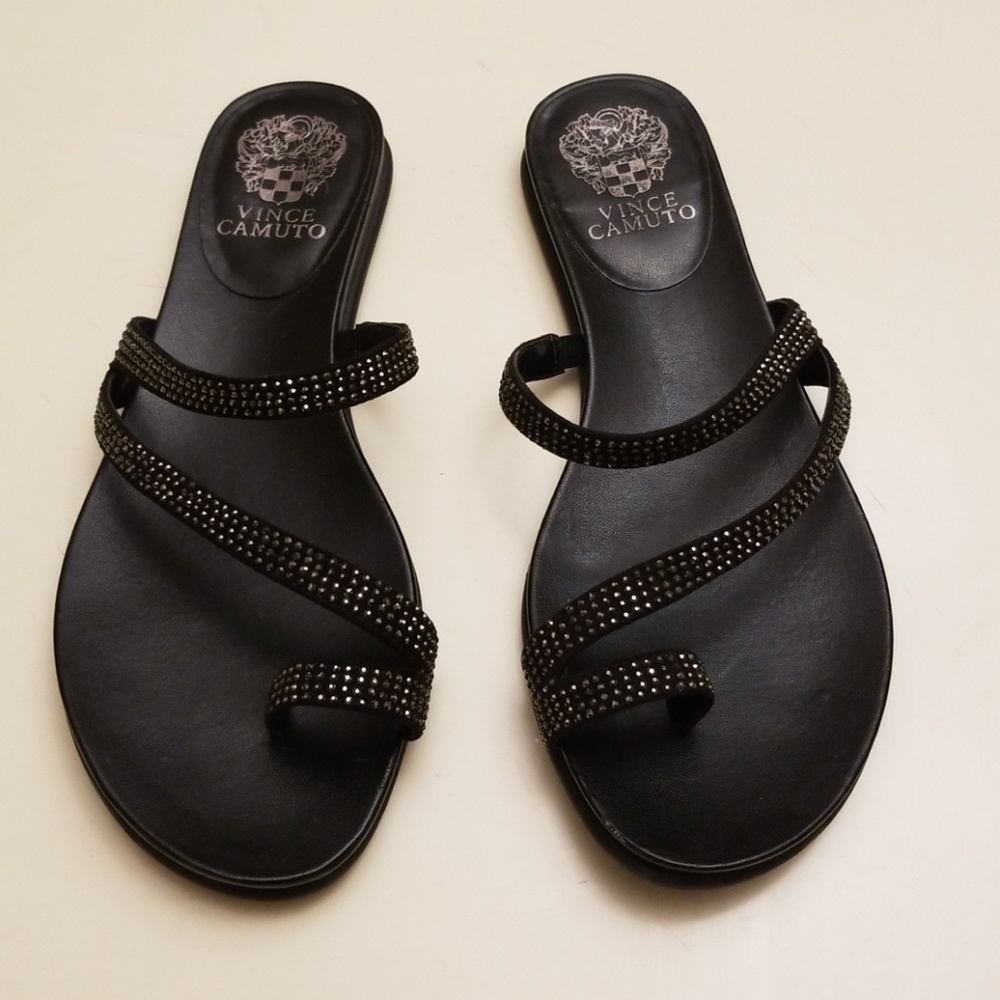 Vince Camuto black flat sandals, sz 8m